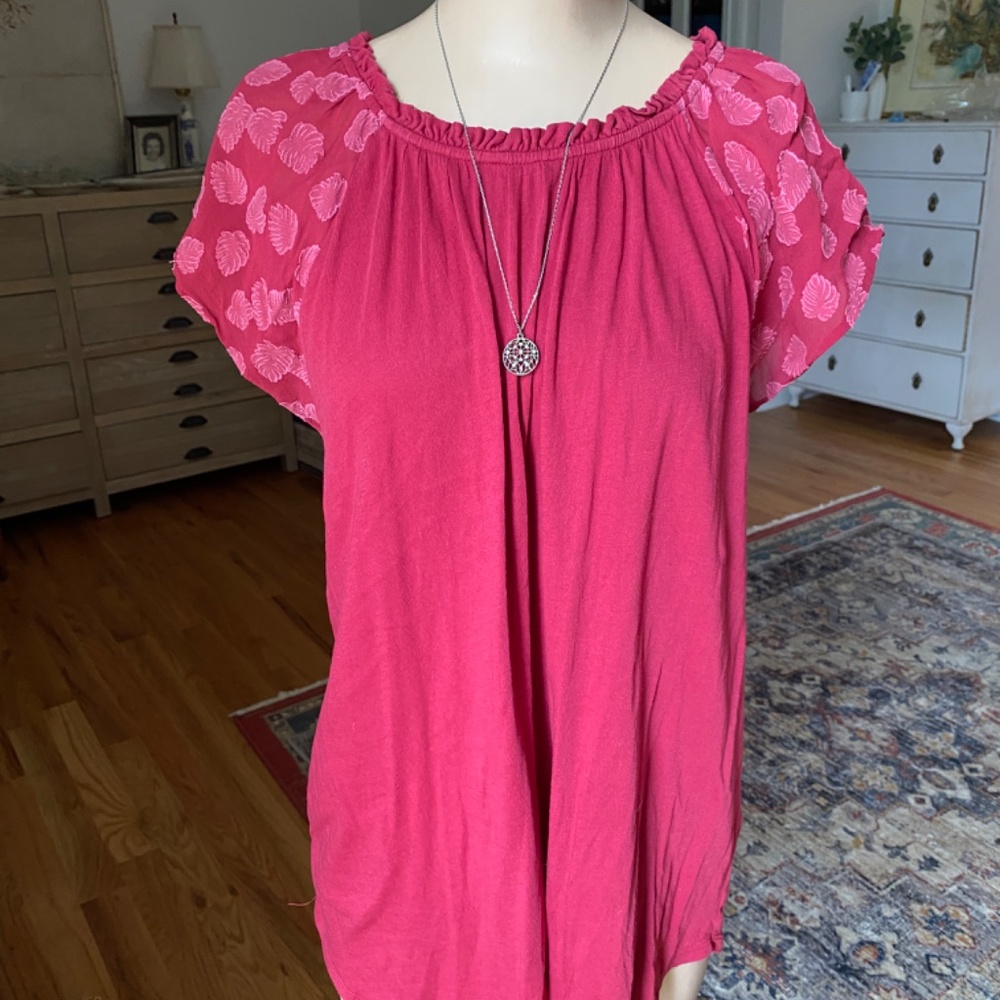 LOFT Soft Red T-shirt - Size L‎